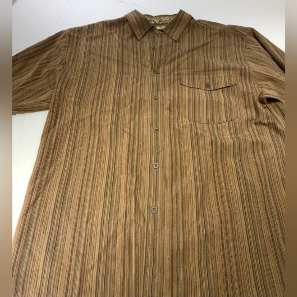 Men's TOMMY BAHAMA Long Sleeve Button Down Size Medium